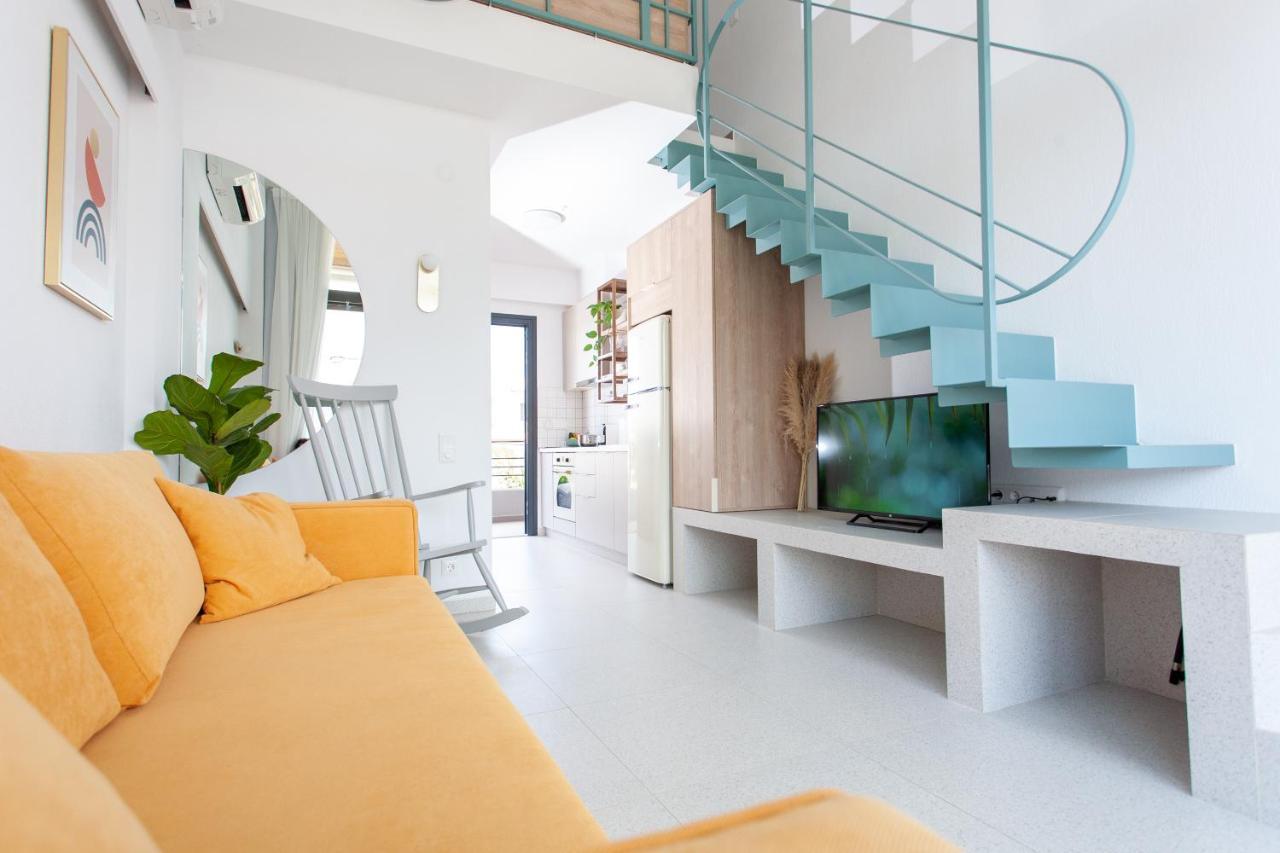 Aella Apartments Nikíti Eksteriør bilde