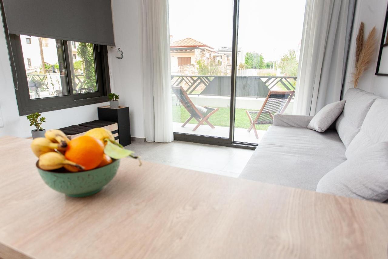 Aella Apartments Nikíti Eksteriør bilde